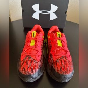 Under Armour Scramjet3 Boys Size 2.5